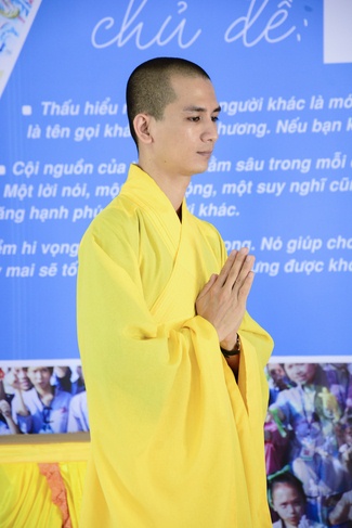 Opening the summer retreat at Dong Cao Pagoda.
