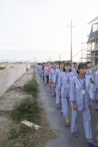 Opening the summer retreat at Dong Cao Pagoda.