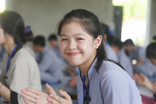 Opening the summer retreat at Dong Cao Pagoda.