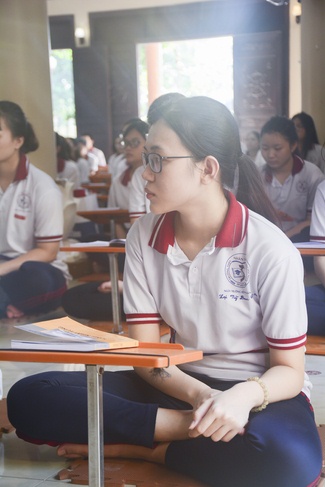 Nhan Viet’s High-School-Student Prayed Before The Final Exam