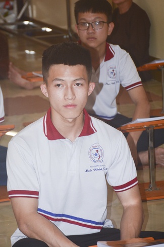 Nhan Viet’s High-School-Student Prayed Before The Final Exam