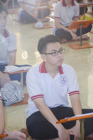 Nhan Viet’s High-School-Student Prayed Before The Final Exam