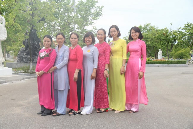 The picnic program of “Happy and Peaceful Summer” of Piety class at Hoa Phuc pagoda