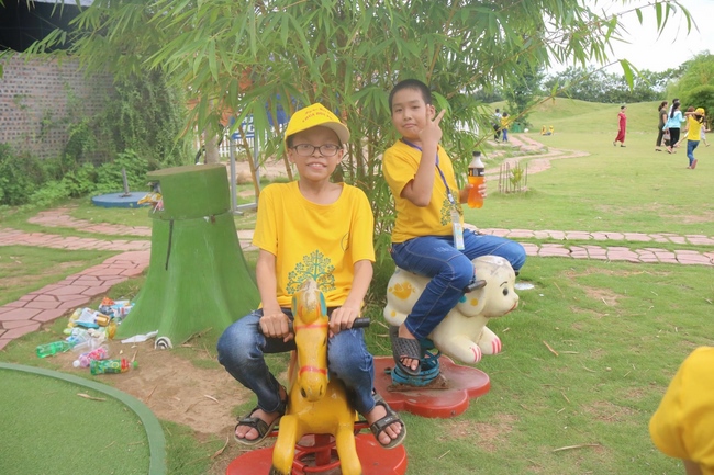 The picnic program of “Happy and Peaceful Summer” of Piety class at Hoa Phuc pagoda
