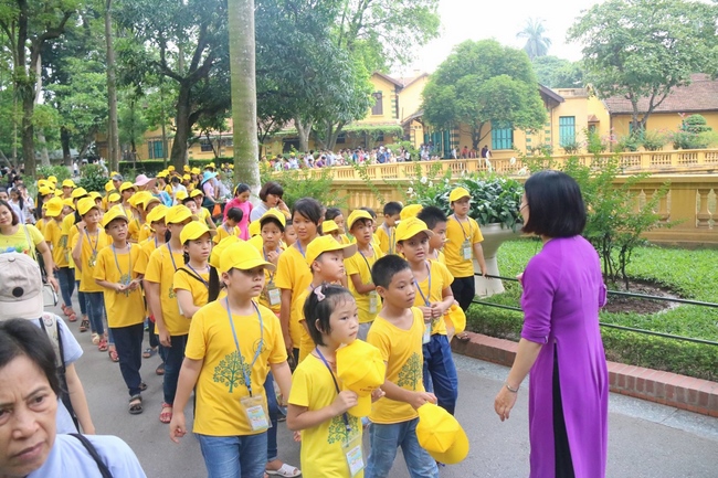 The picnic program of “Happy and Peaceful Summer” of Piety class at Hoa Phuc pagoda