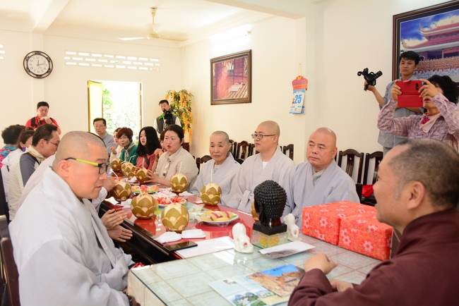 Korean Maisan Stone Mission Visited Hoang Phap Temple