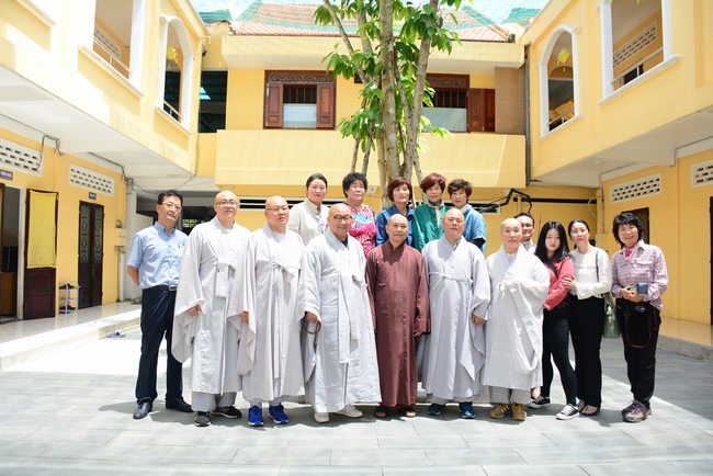 Korean Maisan Stone Mission Visited Hoang Phap Temple