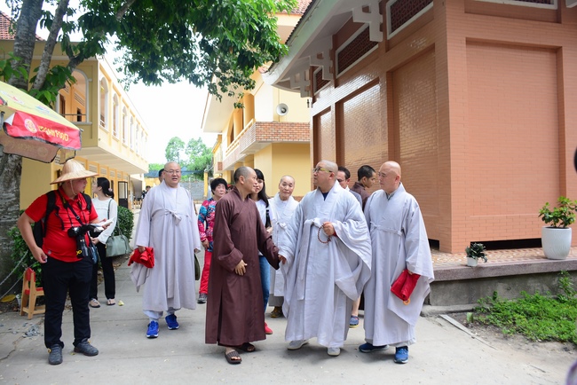 Korean Maisan Stone Mission Visited Hoang Phap Temple