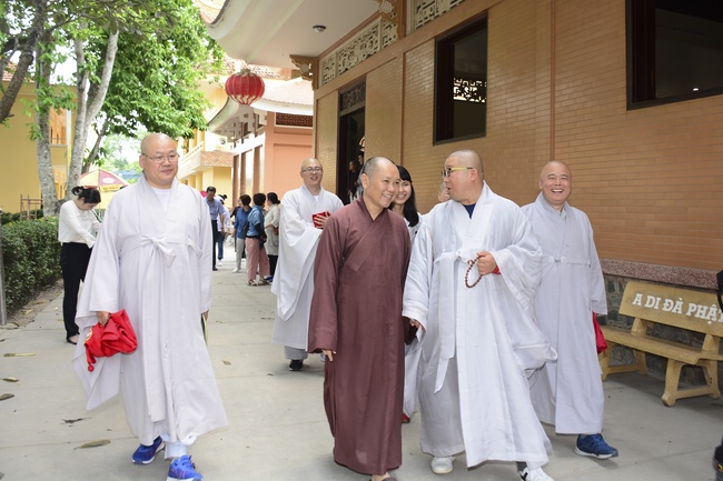 Korean Maisan Stone Mission Visited Hoang Phap Temple
