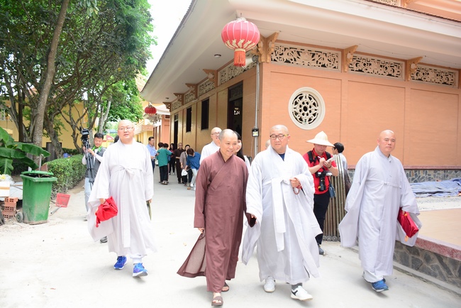 Korean Maisan Stone Mission Visited Hoang Phap Temple