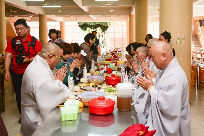 Korean Maisan Stone Mission Visited Hoang Phap Temple