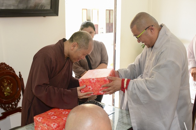 Korean Maisan Stone Mission Visited Hoang Phap Temple