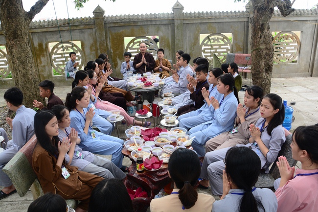 The fifth day of summer retreat at Dong Cao pagoda in Thanh Hoa