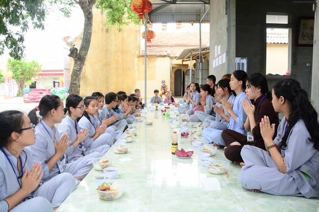 The fifth day of summer retreat at Dong Cao pagoda in Thanh Hoa