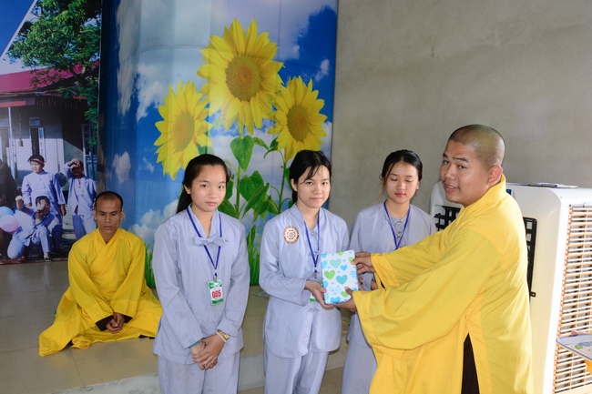The fifth day of summer retreat at Dong Cao pagoda in Thanh Hoa