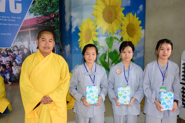 The fifth day of summer retreat at Dong Cao pagoda in Thanh Hoa