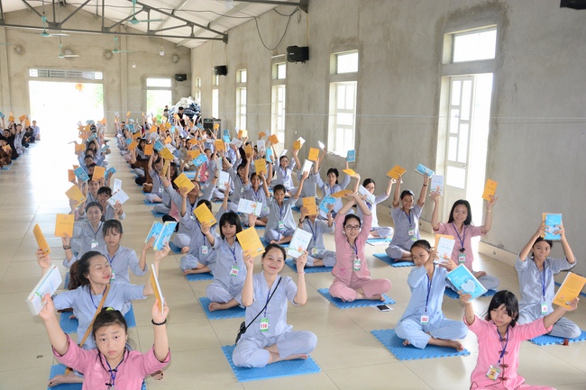 The fifth day of summer retreat at Dong Cao pagoda in Thanh Hoa