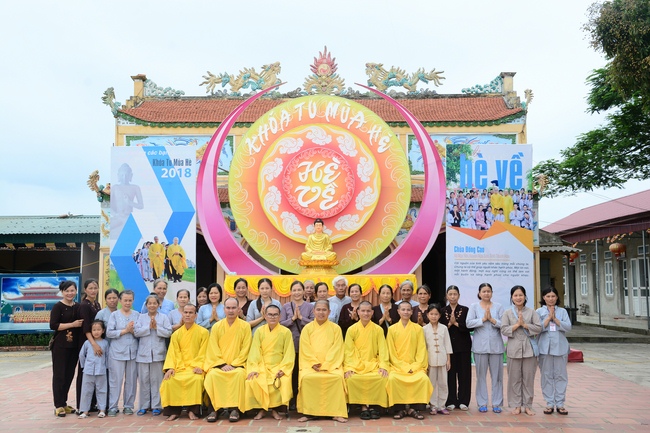 The fifth day of summer retreat at Dong Cao pagoda in Thanh Hoa