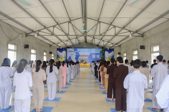 The fifth day of summer retreat at Dong Cao pagoda in Thanh Hoa