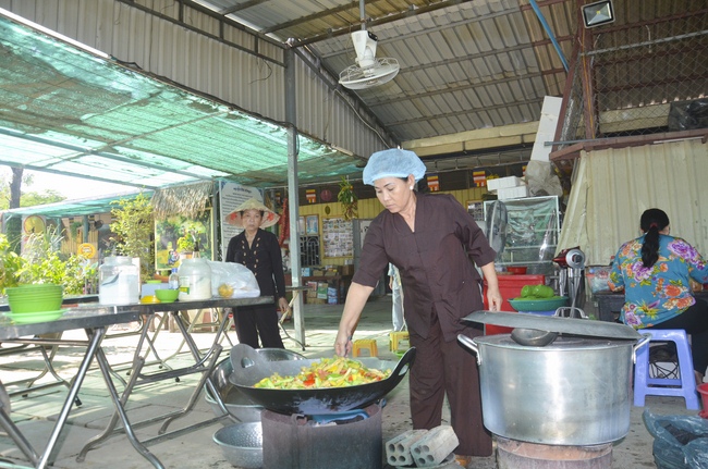 One Day Cultivation of reciting the Buddha’s name at Hoang Phap Cambodia