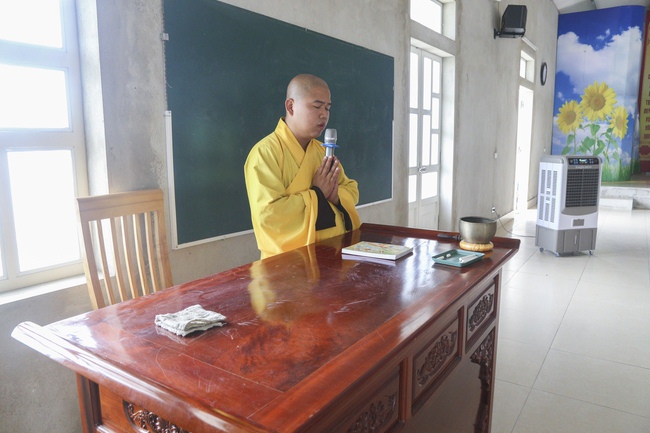 Từ thiện - phóng sinh và khai khóa lớp học hè chùa Đống Cao