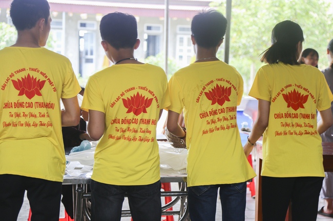 Từ thiện - phóng sinh và khai khóa lớp học hè chùa Đống Cao