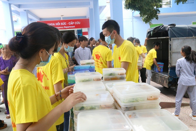 Từ thiện - phóng sinh và khai khóa lớp học hè chùa Đống Cao