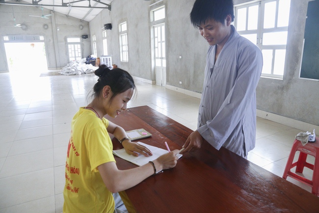 Từ thiện - phóng sinh và khai khóa lớp học hè chùa Đống Cao