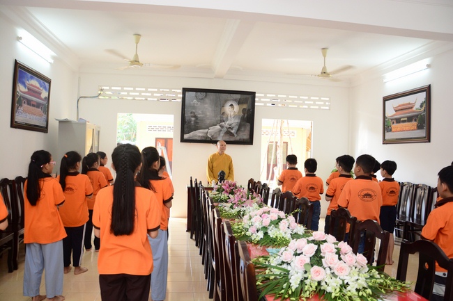 Lớp học hè tổ chức lễ tri ân