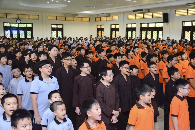 Lớp học hè tổ chức lễ tri ân