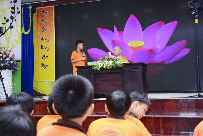 Lớp học hè tổ chức lễ tri ân