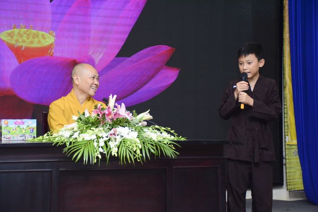 Lớp học hè tổ chức lễ tri ân