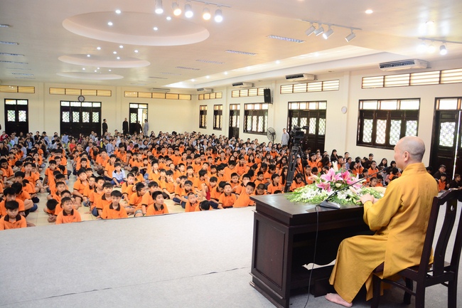 Lớp học hè tổ chức lễ tri ân