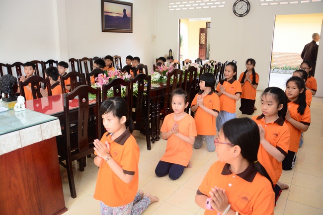 Lớp học hè tổ chức lễ tri ân