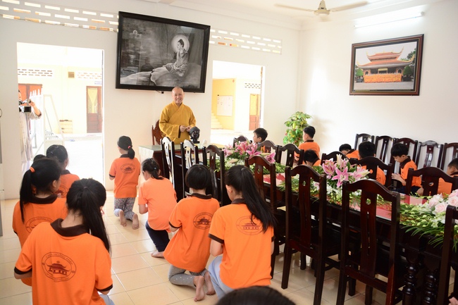 Lớp học hè tổ chức lễ tri ân