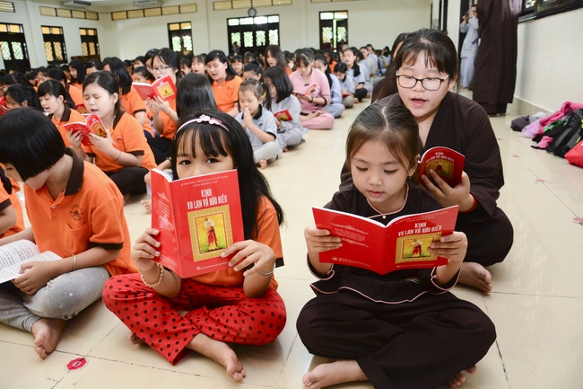 Lớp học hè tổ chức lễ tri ân