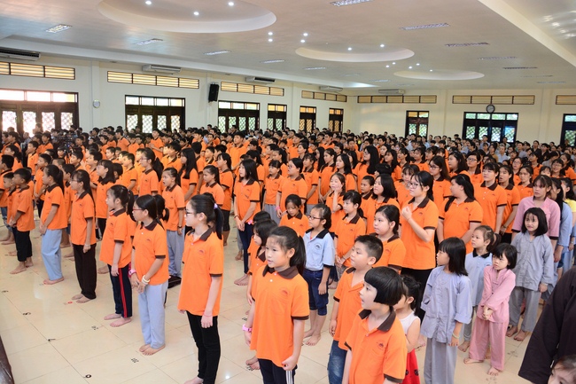 Lớp học hè tổ chức lễ tri ân