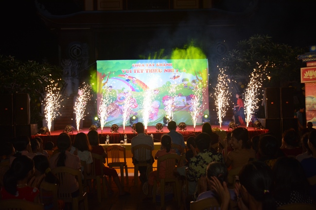 Children Festival at Tay Khanh pagoda in Thai Binh province