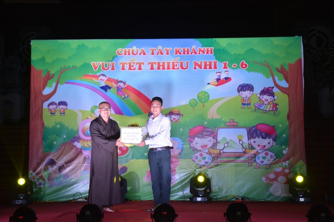 Children Festival at Tay Khanh pagoda in Thai Binh province
