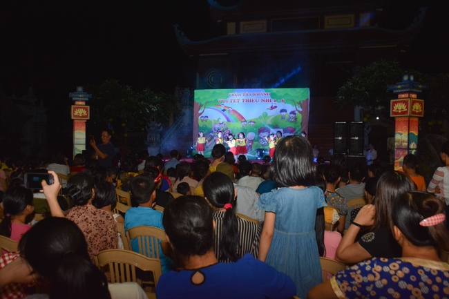 Children Festival at Tay Khanh pagoda in Thai Binh province