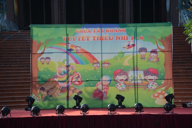 Children Festival at Tay Khanh pagoda in Thai Binh province