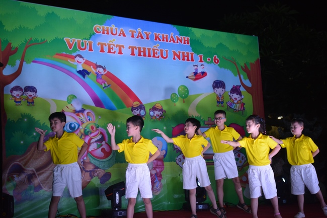 Children Festival at Tay Khanh pagoda in Thai Binh province