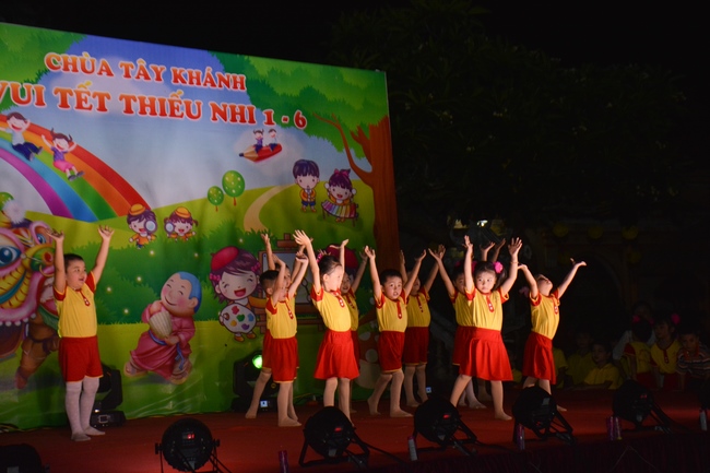 Children Festival at Tay Khanh pagoda in Thai Binh province
