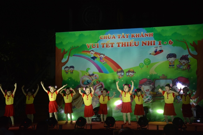 Children Festival at Tay Khanh pagoda in Thai Binh province