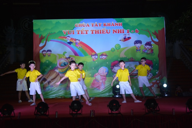 Children Festival at Tay Khanh pagoda in Thai Binh province