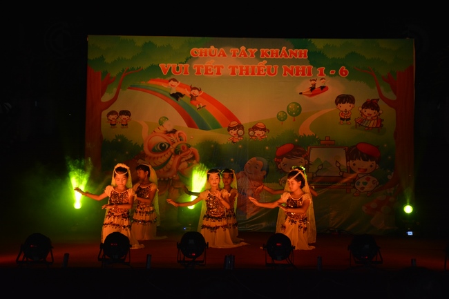 Children Festival at Tay Khanh pagoda in Thai Binh province