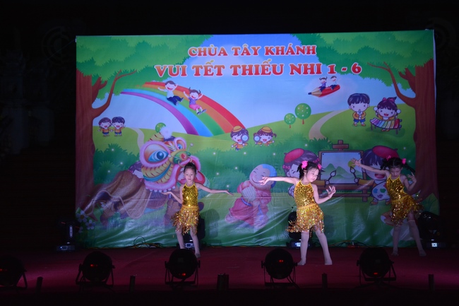 Children Festival at Tay Khanh pagoda in Thai Binh province