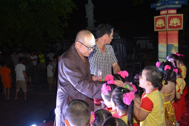 Children Festival at Tay Khanh pagoda in Thai Binh province