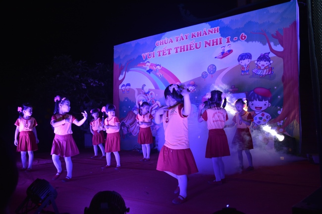 Children Festival at Tay Khanh pagoda in Thai Binh province