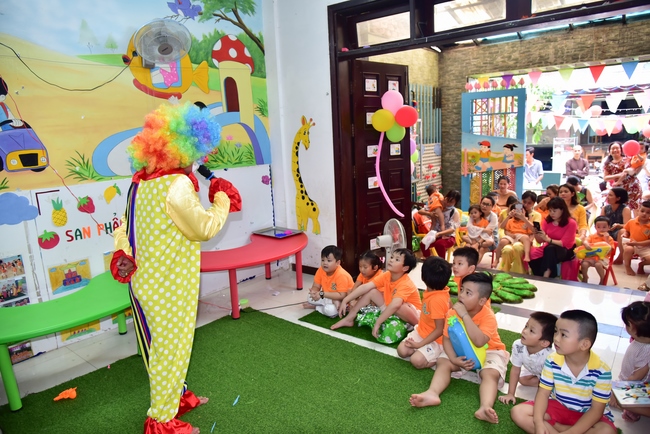 Sharing Happiness To Kids